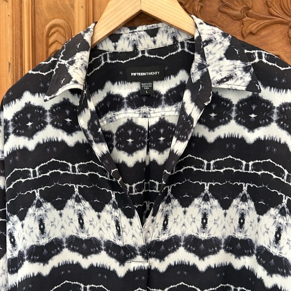 Fifteen Twenty Black and white silk blend blouse size L. - Picture 2 of 5